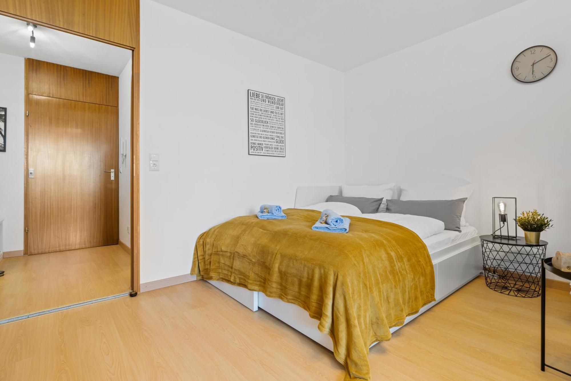 Sonniges City-Apartment Mit Suedbalkon Und Parklatz Neusass Exterior foto